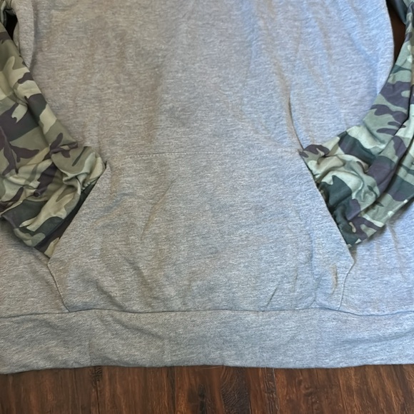 Camo “MAMA” Hoodie - Picture 2 of 7